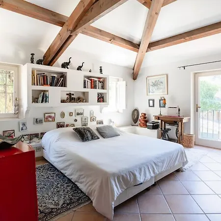 Bastide Provencale Avec Piscine *